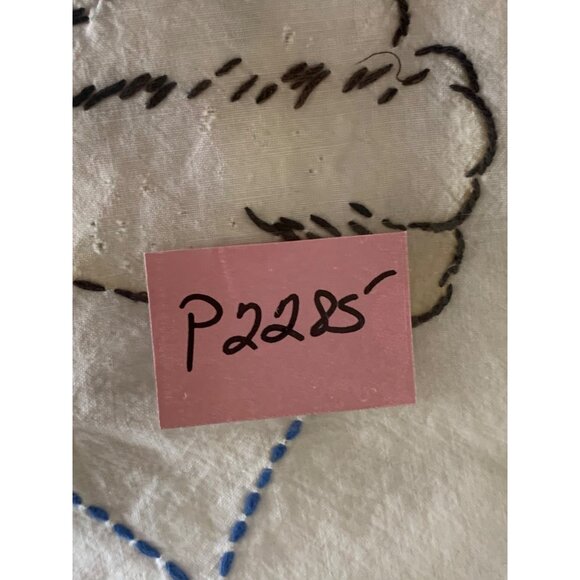 Hand-Embroidered Puppy & Kitten Baby Blanket 41x33 Inches Cotton Cream - Picture 10 of 10